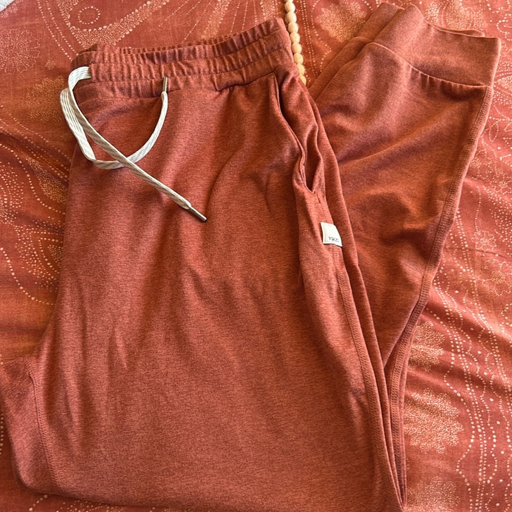 Like new vuori joggers